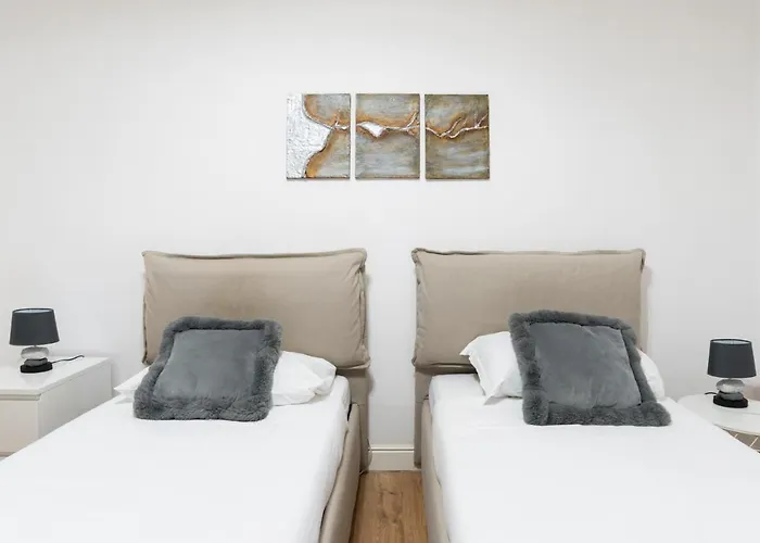 Passeggiata Di Ripetta Tevere View Spacious 2 Bedroom For 7 Pax דירה *